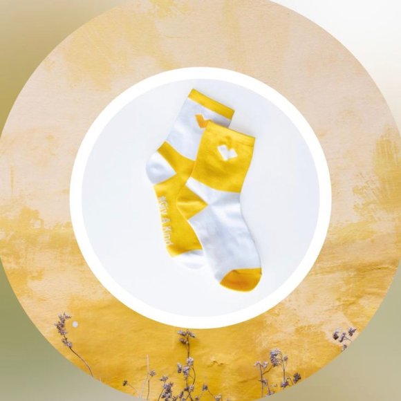 organic cotton, new, crew socks, heart design, mismatch style, size 6-12, unisex - Picture 6 of 6